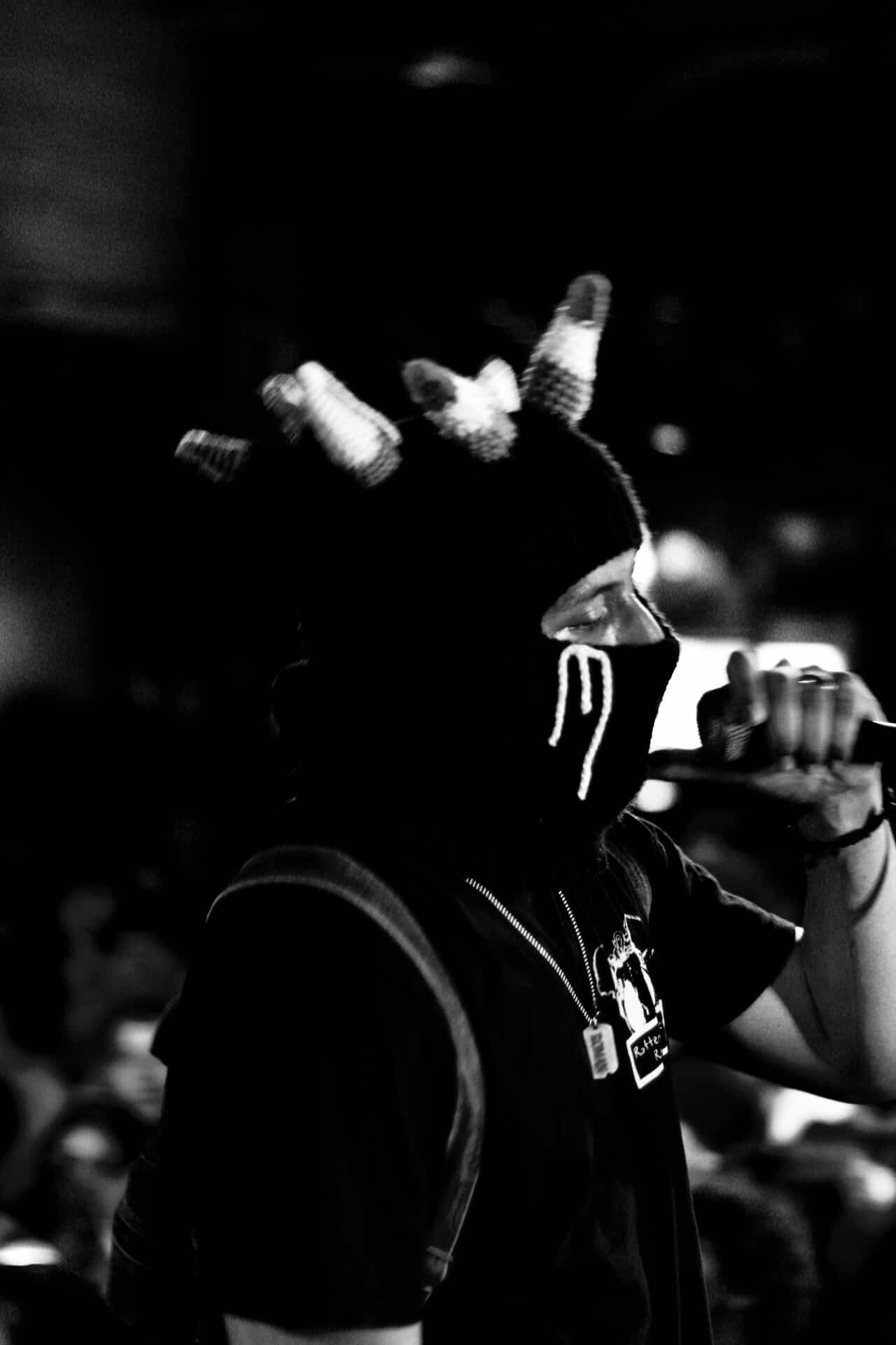 Eye.Dntty - Sale Associate