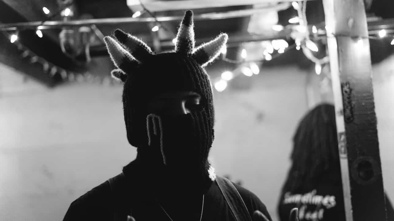 Eye.Dntty - Sale Associate